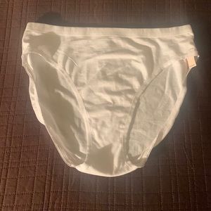 Selling VS underwear nwt any questions please ask 😊💕